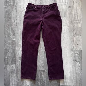 Gloria Vanderbilt Women's Dark Purple Straight Leg Amanda Jeans Size 8 Short